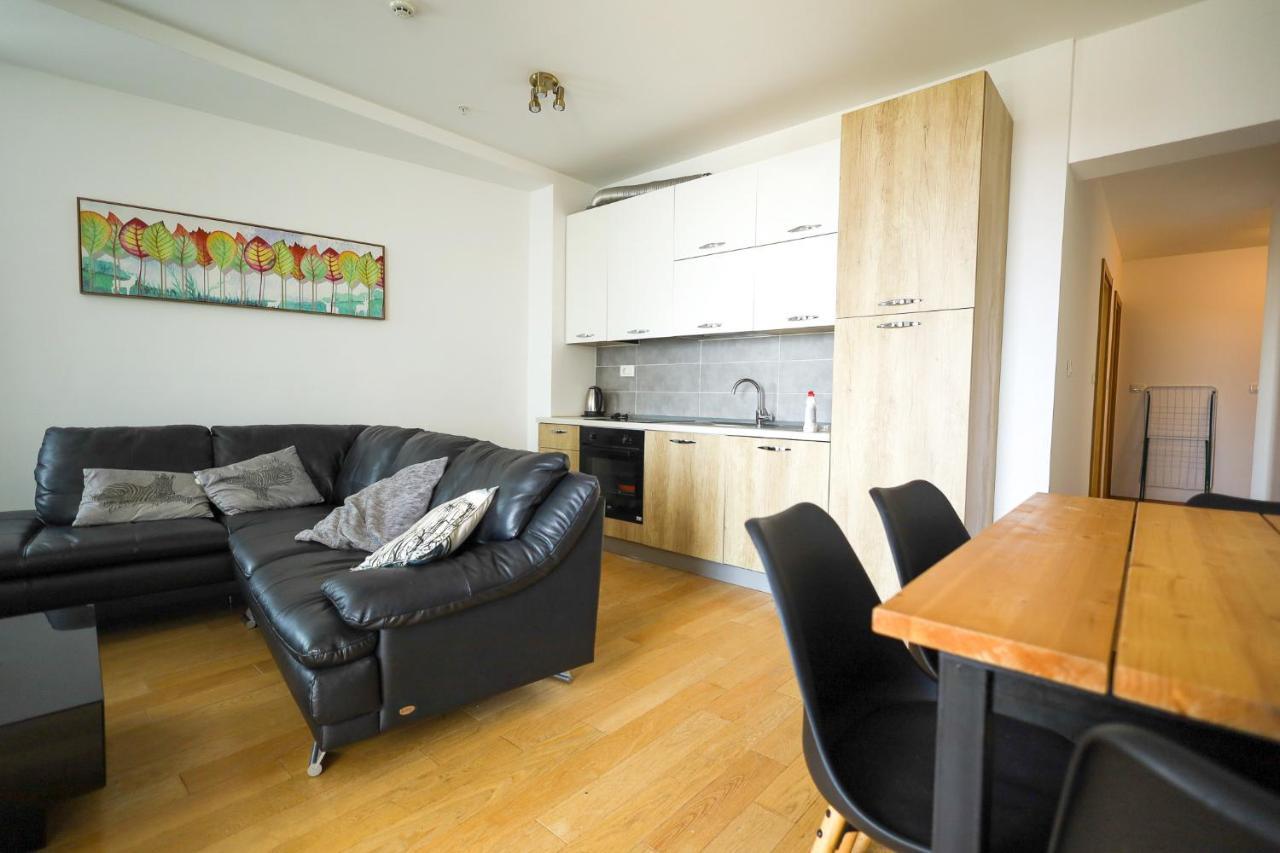 Apartments Status Wow บุดวา ภายนอก รูปภาพ